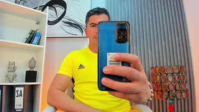 Snapshot of JuanKFit_45 chatting on July 2026 04:24:01 AM JuanKFit 45 online show from July 2026 04:24:01 AM