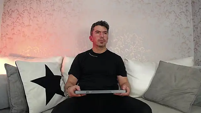 JuanKFit 45 online show from November 2025 01:47:01 PM