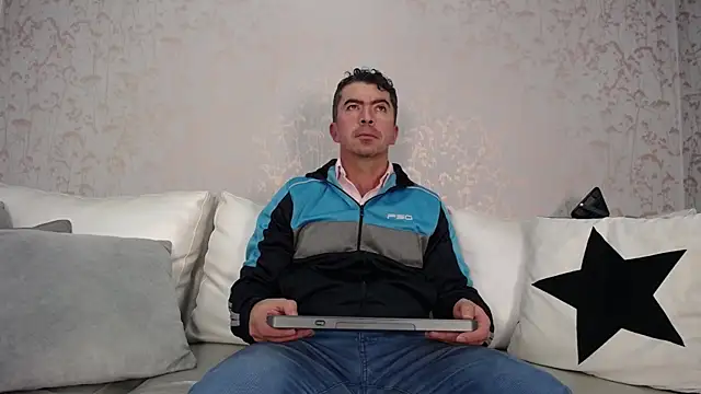 JuanKFit 45 online show from November 2025 01:36:02 PM