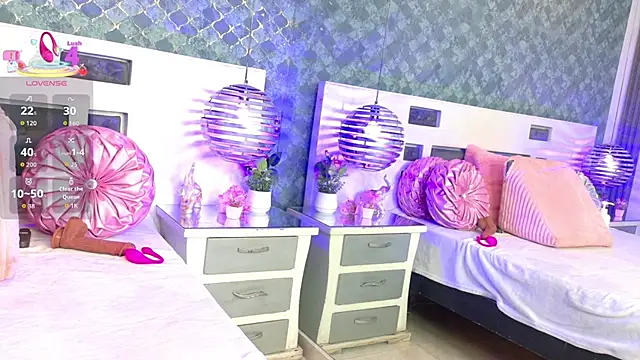 SheilaKeizar online show from October 2025 10:33:02 PM