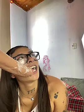 AnnieCouperr online show from November 2025 03:45:01 PM