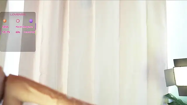 AnnieCouperr online show from November 2025 05:51:01 PM