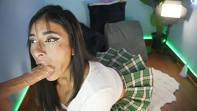 AnnieCouperr online show from January 2026 07:53:02 PM