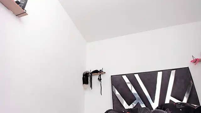 Demy Rhoades online show from February 2026 04:27:01 PM