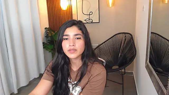 Lia Mar  online show from April 2026 06:12:01 PM