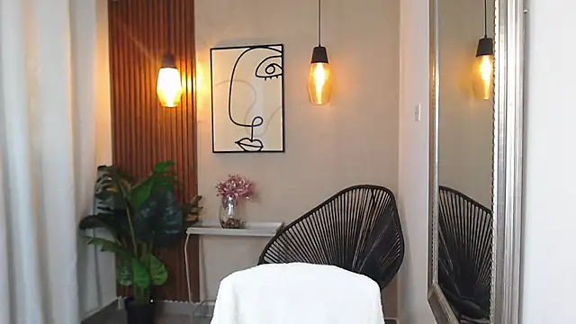 Lia Mar  online show from April 2026 06:30:02 PM