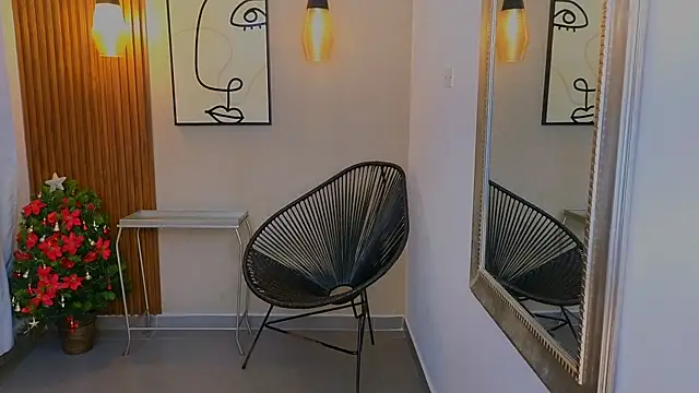 Snapshot of Lia_Mar_ chatting on December 2025 08:04:02 PM Lia Mar online show from December 2025 08:04:02 PM