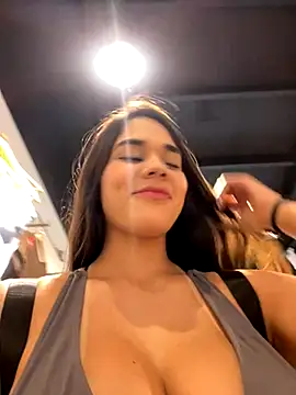 BellaLeclair online show from December 2025 06:51:01 PM