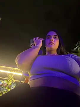 Snapshot of BellaLeclair chatting on February 2026 12:42:02 AM BellaLeclair online show from February 2026 12:42:02 AM