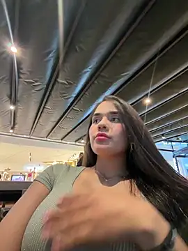 BellaLeclair online show from April 2026 12:17:01 AM
