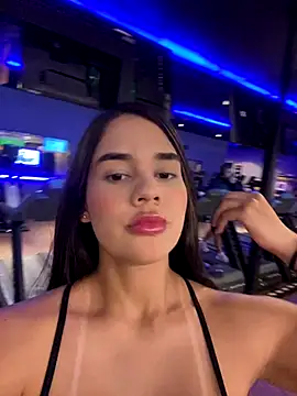 BellaLeclair online show from December 2025 04:34:02 PM