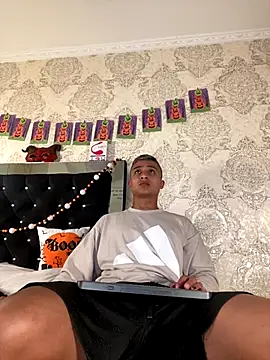 ThiagoBlaze online show from October 2025 02:33:02 AM