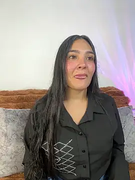 Snapshot of meli__brown chatting on November 2025 04:23:02 AM meli brown online show from November 2025 04:23:02 AM