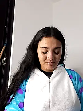 Snapshot of meli__brown chatting on November 2025 03:24:02 AM meli brown online show from November 2025 03:24:02 AM