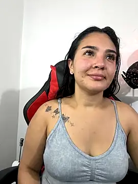 Snapshot of meli__brown chatting on November 2025 03:49:02 AM meli brown online show from November 2025 03:49:02 AM