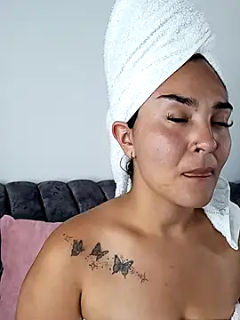 Snapshot of meli__brown chatting on October 2025 03:51:02 AM meli brown online show from October 2025 03:51:02 AM