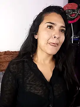 Snapshot of meli__brown chatting on November 2025 08:18:02 AM meli brown online show from November 2025 08:18:02 AM