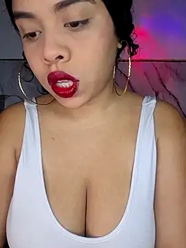 Snapshot of Yemaly_Lee chatting on May 2026 10:52:02 PM Yemaly Lee online show from May 2026 10:52:02 PM