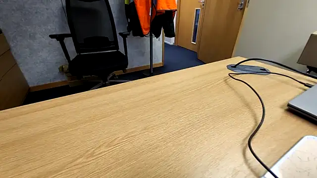 Oorse1966 online show from October 2025 07:40:02 AM