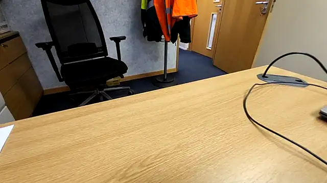 Oorse1966 online show from November 2025 11:58:02 AM