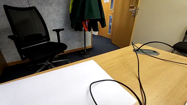 Oorse1966 online show from November 2025 01:59:01 PM