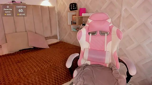 Clhoe Johnson online show from February 2026 12:49:01 PM