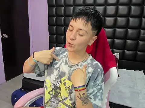 Snapshot of _Hannah_Hot chatting on November 2025 12:32:01 PM Hannah Hot online show from November 2025 12:32:01 PM