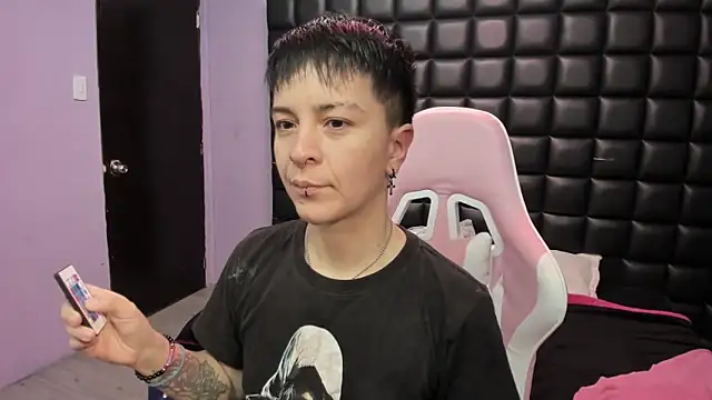 Snapshot of _Hannah_Hot chatting on November 2025 01:55:01 PM Hannah Hot online show from November 2025 01:55:01 PM