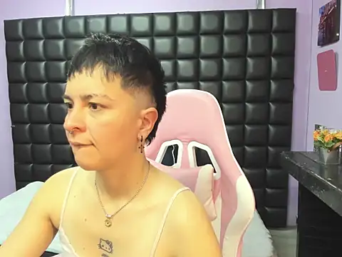 Snapshot of _Hannah_Hot chatting on November 2025 01:21:02 PM Hannah Hot online show from November 2025 01:21:02 PM