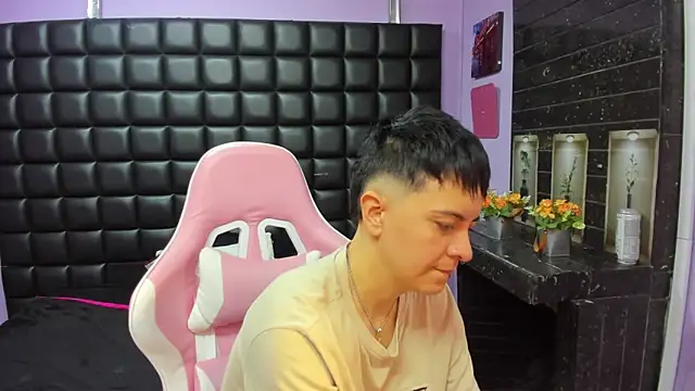 Snapshot of _Hannah_Hot chatting on November 2025 02:18:01 PM Hannah Hot online show from November 2025 02:18:01 PM