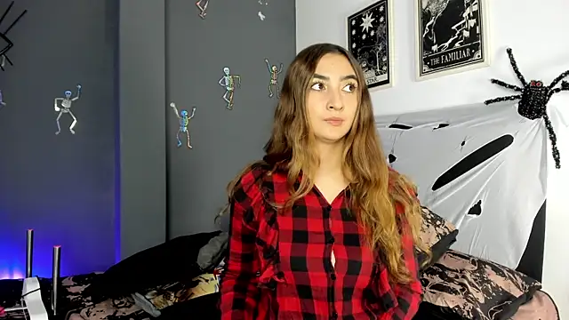 Alice Dickinssonn online show from October 2025 01:42:05 PM