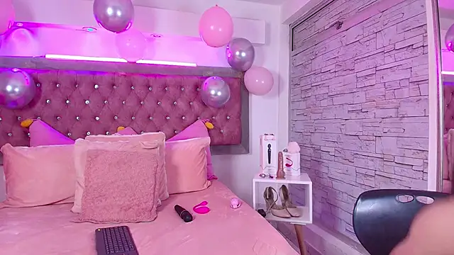 Snapshot of Bonn_Glow chatting on December 2025 03:46:02 AM Bonn Glow online show from December 2025 03:46:02 AM