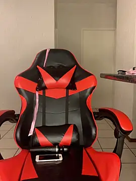 jayjayja19 online show from November 2025 05:46:01 PM