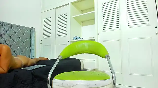 scarle22 online show from January 2026 08:15:01 PM