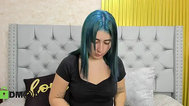 Snapshot of Skarlet_04 chatting on November 2025 04:10:01 PM Skarlet 04 online show from November 2025 04:10:01 PM