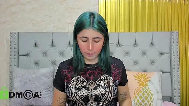 Snapshot of Skarlet_04 chatting on November 2025 05:46:02 PM Skarlet 04 online show from November 2025 05:46:02 PM