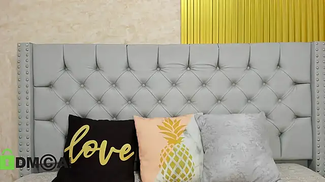 Snapshot of Skarlet_04 chatting on November 2025 05:18:01 PM Skarlet 04 online show from November 2025 05:18:01 PM