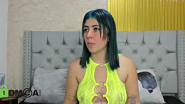 Snapshot of Skarlet_04 chatting on November 2025 06:46:02 PM Skarlet 04 online show from November 2025 06:46:02 PM