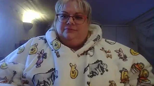 Kinkyhousewife83 online show from November 2025 12:06:01 PM