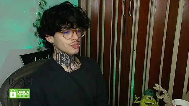 Mihail leroy online show from October 2025 01:42:01 AM