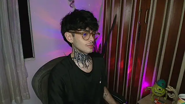 Mihail leroy online show from November 2025 01:28:01 AM