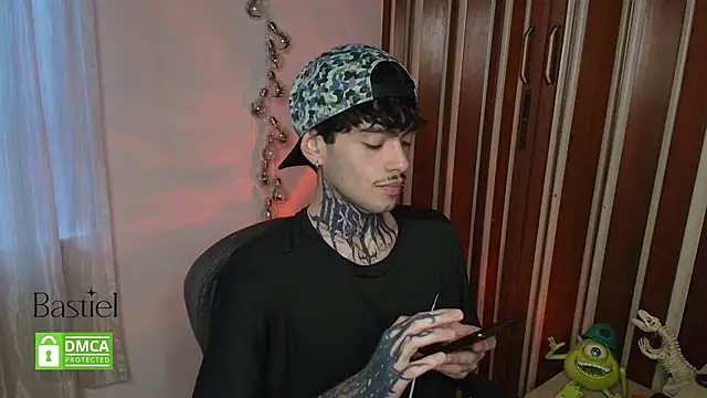 Mihail leroy online show from October 2025 10:42:02 PM