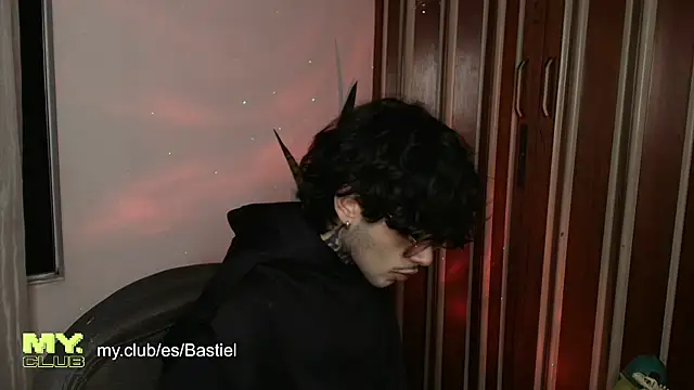 Mihail leroy online show from April 2026 02:07:02 AM