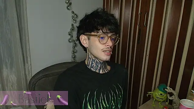 Mihail leroy online show from November 2025 02:44:02 AM