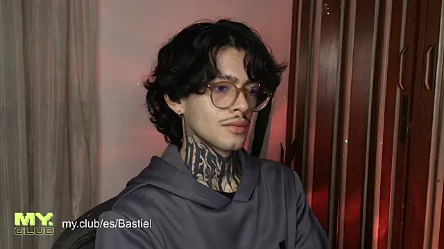 Mihail leroy online show from April 2026 01:19:01 AM