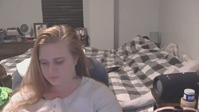 Sexyblonde12344 online show from December 2025 08:52:01 PM