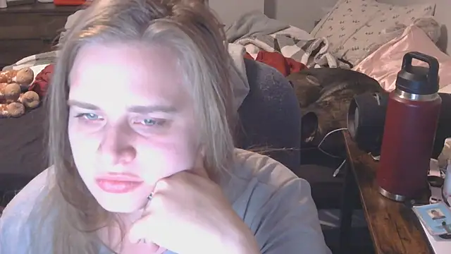 Sexyblonde12344 online show from September 2025 04:23:02 PM