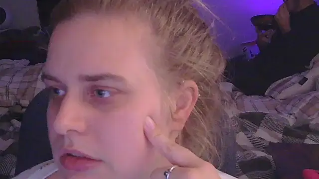 Sexyblonde12344 online show from November 2025 12:14:02 AM