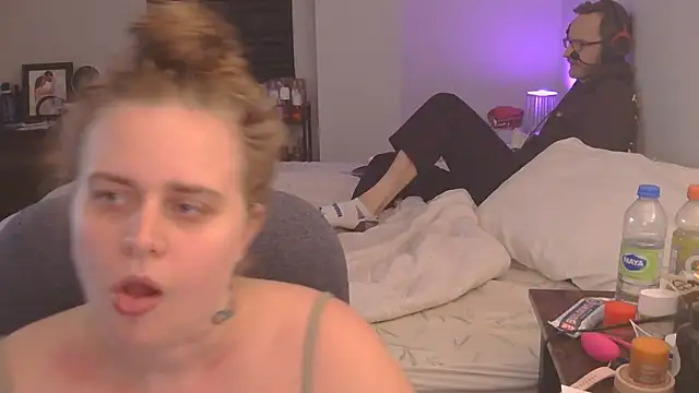 Sexyblonde12344 online show from November 2025 12:25:02 AM