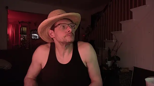 Snapshot of MasterDaddyCool chatting on May 2026 01:09:01 AM MasterDaddyCool online show from May 2026 01:09:01 AM